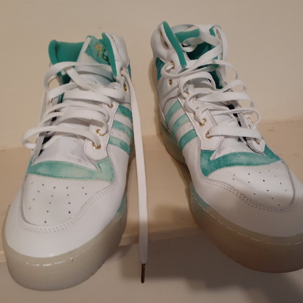 Adidas rivalry - Picture 2 of 4